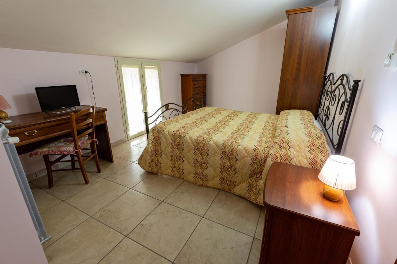 Castel Sant'Elia Il Contado B&B المظهر الخارجي الصورة